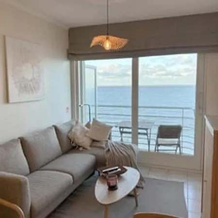 아파트 Stunning Seaview With Balcony
