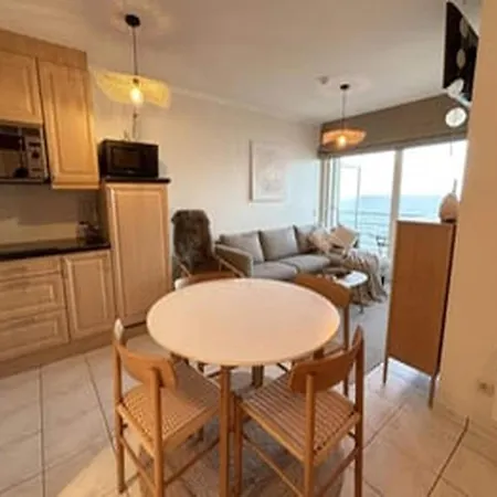 Stunning Seaview With Balcony 아파트 블랑켄베르크